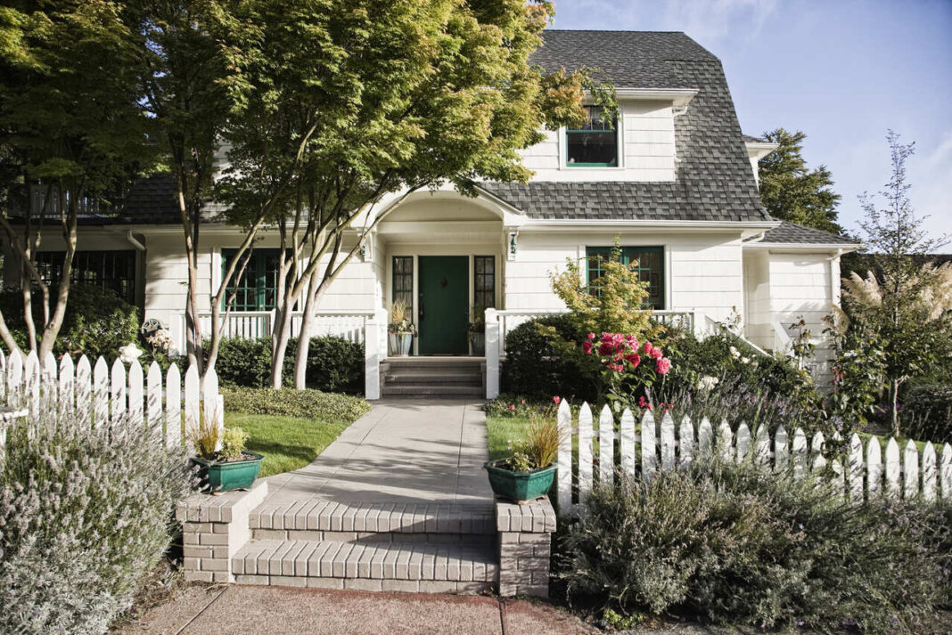 remodeled-older-style-home-exterior-2023-11-27-05-33-13-utc_easy-resize.com